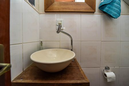 Casa à venda com 106m², 3 quartos e 2 vagasLavabo