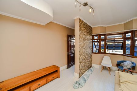 Sala de casa à venda com 3 quartos, 106m² em Jardim Itu, Porto Alegre
