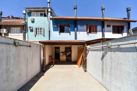 Casa à venda com 106m², 3 quartos e 2 vagasPátio