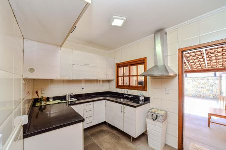 Casa à venda com 106m², 3 quartos e 2 vagasCozinha