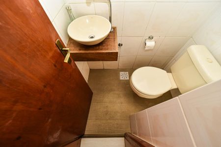 Casa à venda com 106m², 3 quartos e 2 vagasLavabo