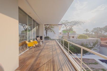 Varanda de casa à venda com 4 quartos, 706m² em Alto de Pinheiros, São Paulo