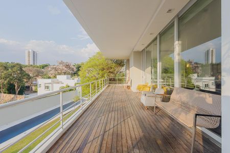 Varanda de casa à venda com 4 quartos, 706m² em Alto de Pinheiros, São Paulo