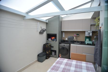 Casa à venda com 120m², 3 quartos e 2 vagasÁrea de Serviço