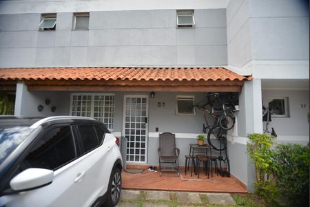 Casa à venda com 120m², 3 quartos e 2 vagasFachada