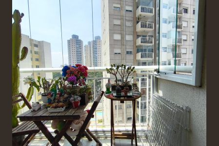 Apartamento à venda com 54m², 2 quartos e 1 vaga Apartamento à venda com 54m², 2 quartos e 1 vagaVaranda
