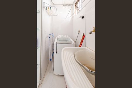 Apartamento à venda com 101m², 3 quartos e 2 vagas Apartamento à venda com 101m², 3 quartos e 2 vagasÁrea de serviço