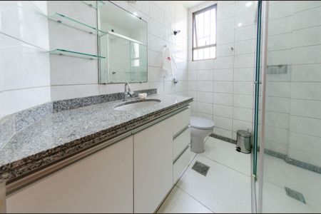 Apartamento à venda com 101m², 3 quartos e 2 vagas Apartamento à venda com 101m², 3 quartos e 2 vagasBanheiro social