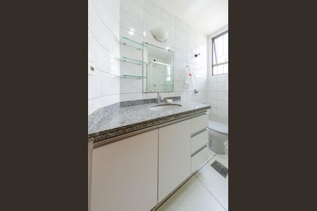 Apartamento à venda com 101m², 3 quartos e 2 vagas Apartamento à venda com 101m², 3 quartos e 2 vagasBanheiro social