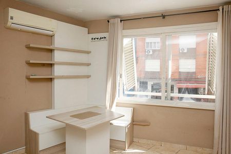 Sala de apartamento à venda com 2 quartos, 58m² em Centro Histórico, Porto Alegre