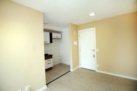 Sala de apartamento para alugar com 2 quartos, 43m² em Irajá, Rio de Janeiro