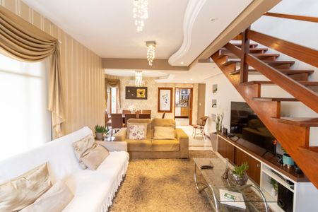 Casa à venda com 250m², 3 quartos e 4 vagasSala