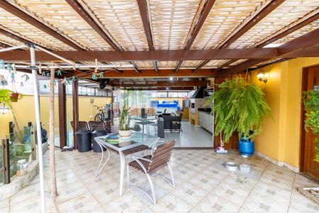 Casa à venda com 250m², 3 quartos e 4 vagasQuintal