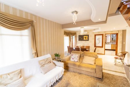 Casa à venda com 250m², 3 quartos e 4 vagasSala