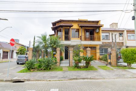 Casa à venda com 250m², 3 quartos e 4 vagasFachada