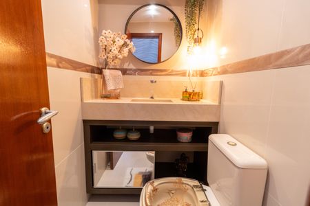 Casa à venda com 250m², 3 quartos e 4 vagasLavabo