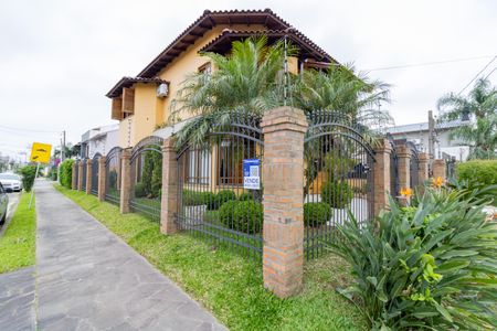 Casa à venda com 250m², 3 quartos e 4 vagasFachada