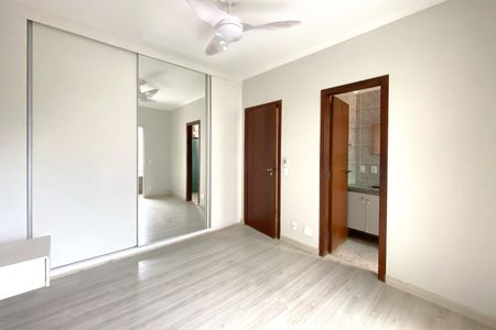Apartamento para alugar com 120m², 3 quartos e 2 vagas Apartamento para alugar com 120m², 3 quartos e 2 vagasSuite