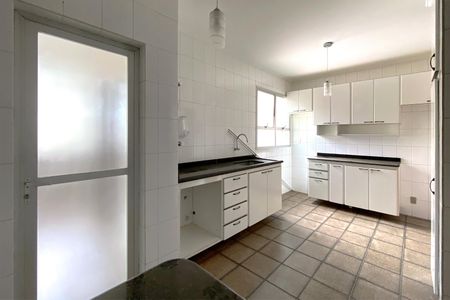 Apartamento para alugar com 120m², 3 quartos e 2 vagas Apartamento para alugar com 120m², 3 quartos e 2 vagasCozinha