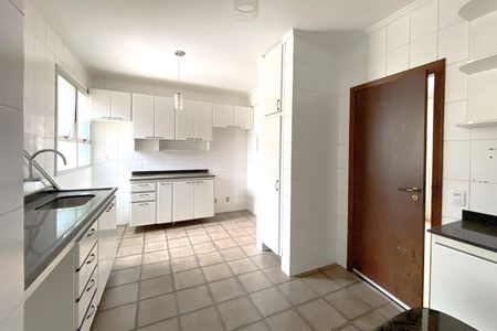 Apartamento para alugar com 120m², 3 quartos e 2 vagas Apartamento para alugar com 120m², 3 quartos e 2 vagasCozinha