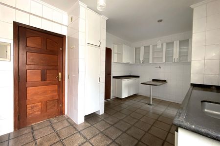 Apartamento para alugar com 120m², 3 quartos e 2 vagas Apartamento para alugar com 120m², 3 quartos e 2 vagasCozinha