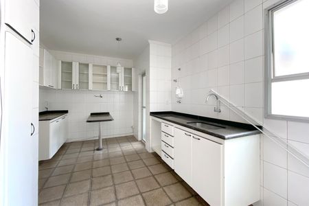 Apartamento para alugar com 120m², 3 quartos e 2 vagas Apartamento para alugar com 120m², 3 quartos e 2 vagasCozinha