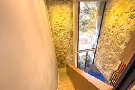 Apartamento à venda com 50m², 1 quarto e sem vagaEscada