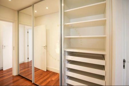 Apartamento à venda com 2 quartos, 137m² em Itaim Bibi, São Paulo