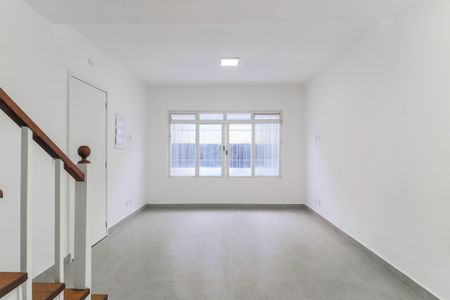 Casa à venda com 180m², 3 quartos e 2 vagasSala