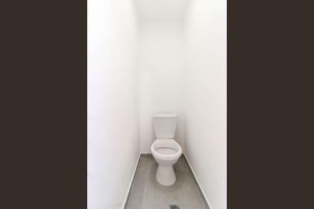 Casa à venda com 180m², 3 quartos e 2 vagasTerraço - Banheiro 