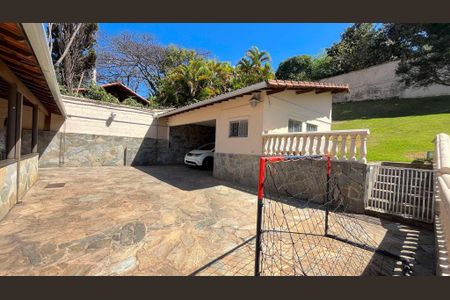 Casa à venda com 259m², 4 quartos e 6 vagas