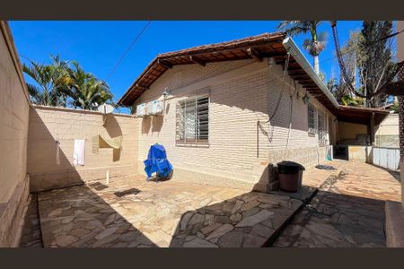 Casa à venda com 259m², 4 quartos e 6 vagas