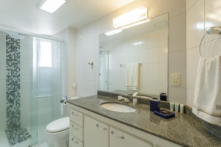 Apartamento para alugar com 45m², 1 quarto e 1 vaga Apartamento para alugar com 45m², 1 quarto e 1 vagaBanheiro da Suíte