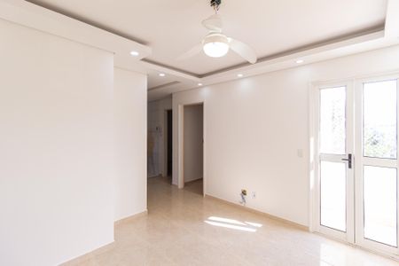 Sala de apartamento para alugar com 2 quartos, 48m² em Metalúrgicos, Osasco