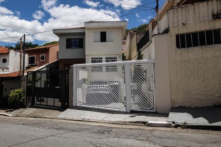 Casa à venda com 192m², 3 quartos e 3 vagasFachada
