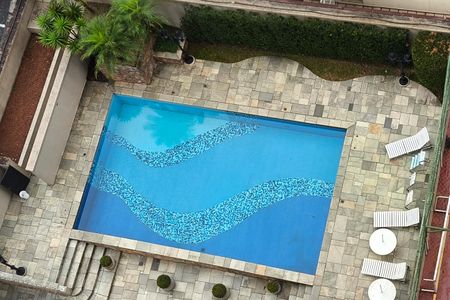 Apartamento à venda com 247m², 4 quartos e 3 vagasÁrea comum - Piscina