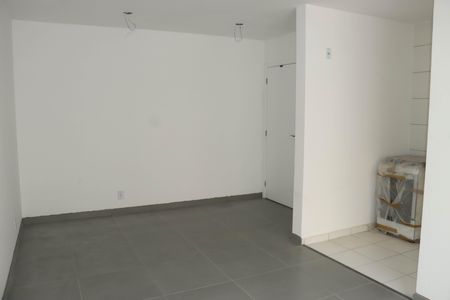 Sala/Cozinha de apartamento para alugar com 2 quartos, 55m² em Jardim Rio das Pedras, Cotia