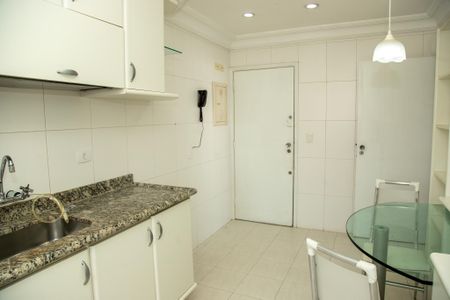 Apartamento para alugar com 92m², 2 quartos e 1 vagaCozinha