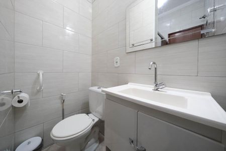 Banheiro de casa para alugar com 1 quarto, 50m² em Vila Guilhermina, São Paulo