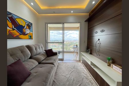 Sala de apartamento para alugar com 3 quartos, 77m² em Conjunto Promorar Raposo Tavares, São Paulo