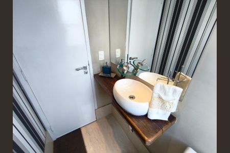 Apartamento à venda com 134m², 3 quartos e 3 vagas Apartamento à venda com 134m², 3 quartos e 3 vagasLavabo