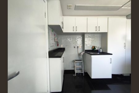 Apartamento à venda com 134m², 3 quartos e 3 vagas Apartamento à venda com 134m², 3 quartos e 3 vagasÁrea de Serviço