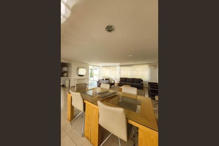 Apartamento à venda com 134m², 3 quartos e 3 vagas Apartamento à venda com 134m², 3 quartos e 3 vagasSalão de Festas