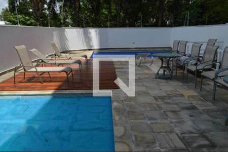 Apartamento à venda com 134m², 3 quartos e 3 vagas Apartamento à venda com 134m², 3 quartos e 3 vagasPiscina