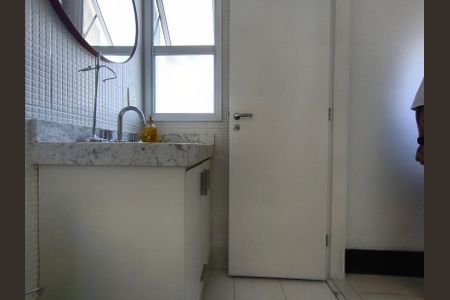 Apartamento à venda com 134m², 3 quartos e 3 vagas Apartamento à venda com 134m², 3 quartos e 3 vagasBanheiro da Suíte 1