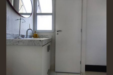 Apartamento à venda com 134m², 3 quartos e 3 vagas Apartamento à venda com 134m², 3 quartos e 3 vagasBanheiro da Suíte 1