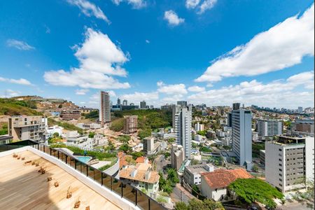 Apartamento para alugar com 240m², 4 quartos e 4 vagas Apartamento para alugar com 240m², 4 quartos e 4 vagasVaranda