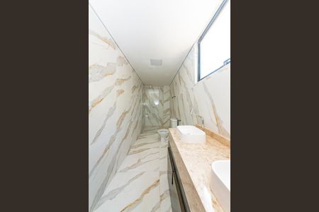 Apartamento para alugar com 240m², 4 quartos e 4 vagas Apartamento para alugar com 240m², 4 quartos e 4 vagasBanheiro da Suíte 2