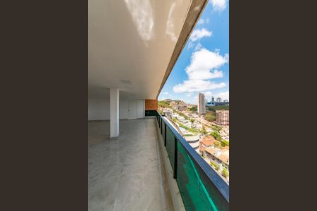 Apartamento para alugar com 240m², 4 quartos e 4 vagas Apartamento para alugar com 240m², 4 quartos e 4 vagasVaranda