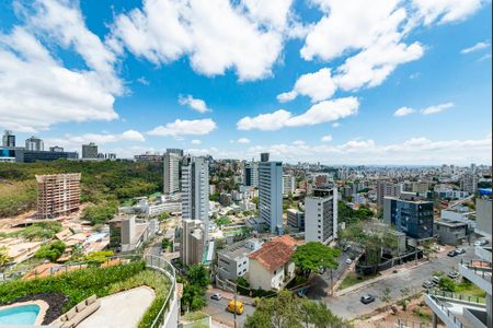 Apartamento para alugar com 240m², 4 quartos e 4 vagas Apartamento para alugar com 240m², 4 quartos e 4 vagasÁrea comum